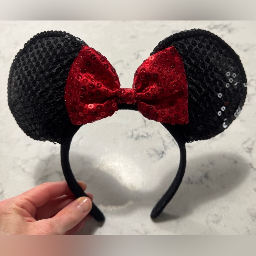 Disney Minnie Mouse Sequin Classic‎ Red Bow Black Color Ears Headband